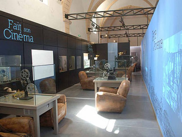 Cinémathèque municipale Prosper Gnidzaz