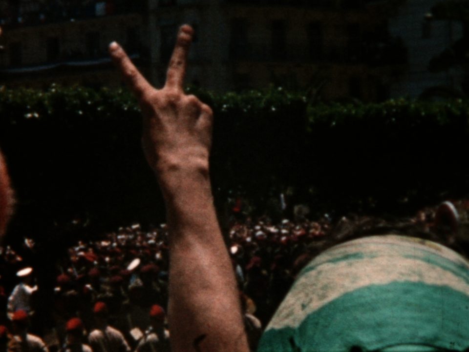 93 archipop 0250fh0001 1958 algerie signe-foule.jpeg